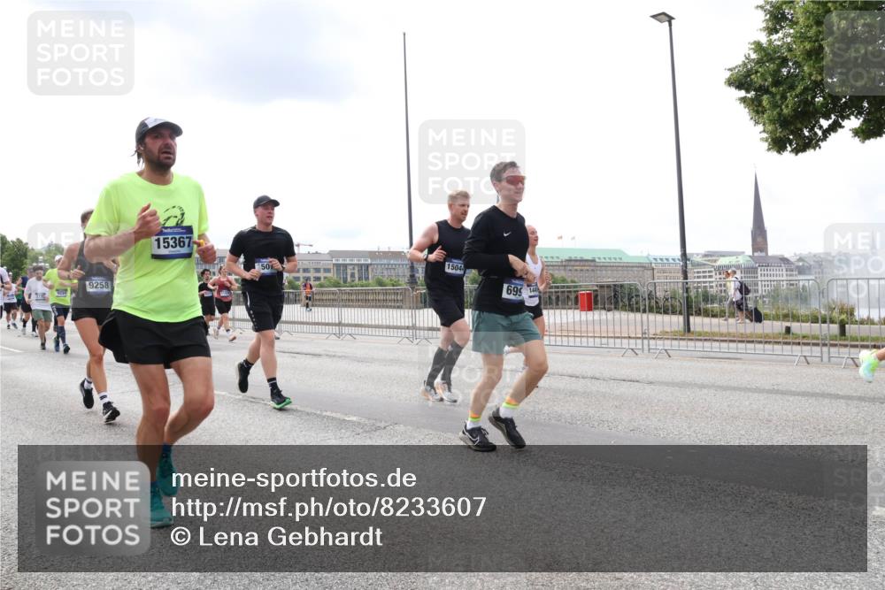 29.06.2025 - hella hamburg halbmarathon Lena Gebhardt http://msf.ph/oto/8233607 29.06.2025 10:33:36 Lombardsbrücke 1189, 1275, 1764, 1896, 1995, 2038, 2054, 2085, 2342, 2776, 2838, 3170, 3264, 3341, 3560, 3812, 4164, 4361, 4433, 4445, 4449, 4696, 4942, 5075, 5096, 5141, 5180, 5557, 5566, 5569, 5821, 5822, 5887, 5917, 6109, 6515, 6516, 6773, 6854, 6956, 6999, 7027, 7565, 7653, 7705, 8021, 8157, 8202, 8282, 8375, 8377, 8383, 8401, 8595, 8891, 9094, 9234, 9258, 9289, 9438, 9591, 9592, 9750, 9780, 9799, 9875, 9995, 10007, 10071, 10561, 11229, 11713, 11811, 11826, 12039 meine-sportfotos.de