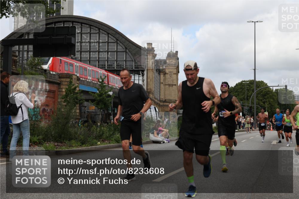 29.06.2025 - hella hamburg halbmarathon Yannick Fuchs http://msf.ph/oto/8233608 29.06.2025 10:34:21 20KM 1358, 1975, 2044, 2563, 2573, 2972, 3547, 3626, 4381, 4398, 4565, 4766, 4888, 5752, 7981, 8319, 8346, 8574, 8933, 9116, 9540, 11284, 11714, 11806, 12046, 12091, 12335, 12372, 13190, 13514, 14077, 14204, 14272, 14699, 15336, 15421, 15435, 15744, 15828, 17425, 17668, 17792, 17916, 17973, 18013, 18154, 18803 meine-sportfotos.de
