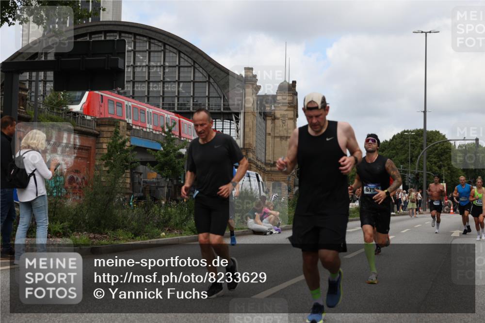 29.06.2025 - hella hamburg halbmarathon Yannick Fuchs http://msf.ph/oto/8233629 29.06.2025 10:34:21 20KM 1358, 1975, 2044, 2563, 2573, 2972, 3547, 3626, 4381, 4398, 4565, 4766, 4888, 5752, 7981, 8319, 8346, 8574, 8933, 9116, 9540, 11284, 11714, 11806, 12046, 12091, 12335, 12372, 13190, 13514, 14077, 14204, 14272, 14699, 15336, 15421, 15435, 15744, 15828, 17425, 17668, 17792, 17916, 17973, 18013, 18154, 18803 meine-sportfotos.de