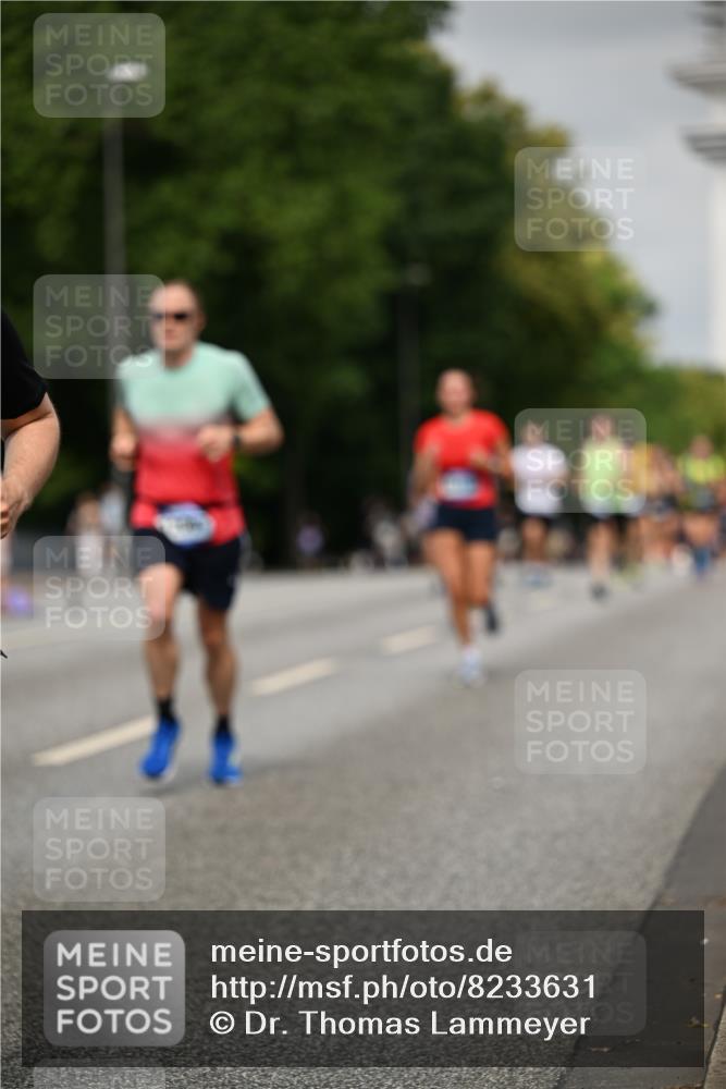 29.06.2025 - hella hamburg halbmarathon Dr. Thomas Lammeyer http://msf.ph/oto/8233631 29.06.2025 10:13:33 Kennedybrücke 7081, 7187, 7636, 9306, 9434, 9781, 10036, 10819, 10943, 11067 meine-sportfotos.de