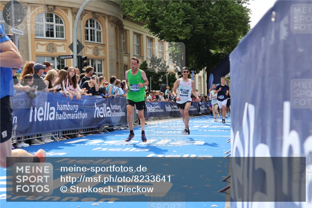 29.06.2025 - hella hamburg halbmarathon Strokosch-Dieckow http://msf.ph/oto/8233641 29.06.2025 10:34:18 Ziel 1002, 1080, 3005, 5550, 7901, 9686, 14784, 16417, 18099, 18906 meine-sportfotos.de