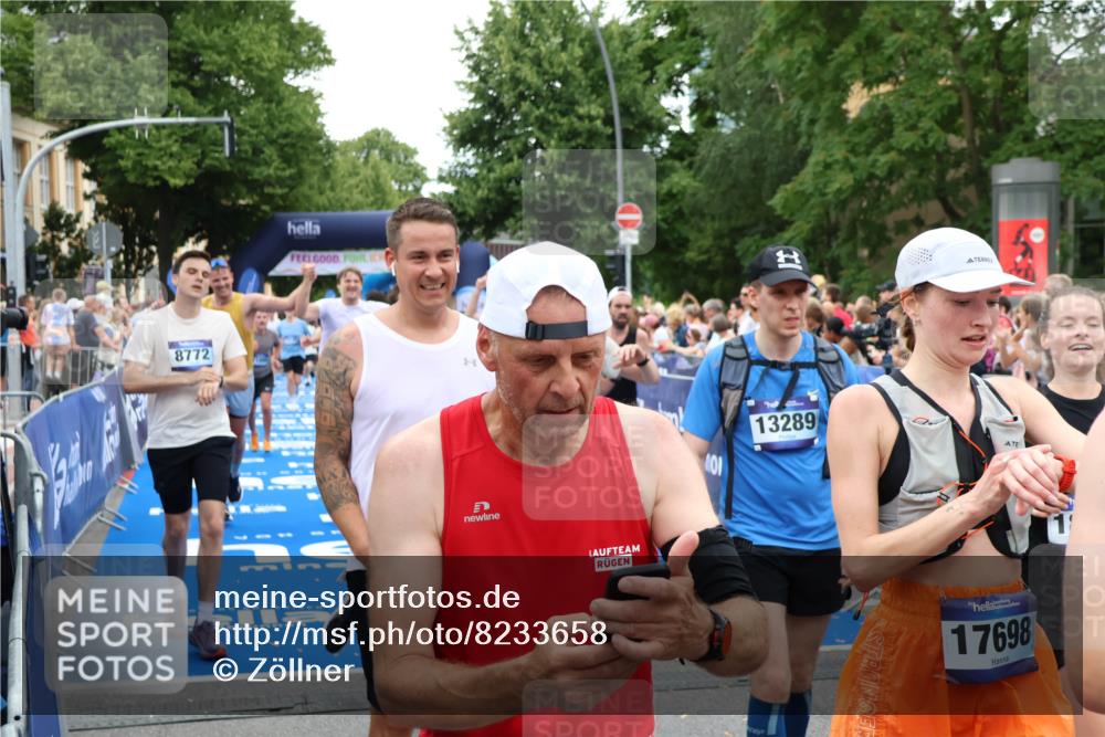 29.06.2025 - hella hamburg halbmarathon Zöllner http://msf.ph/oto/8233658 29.06.2025 10:54:30 Ziel 1442, 3426, 3794, 4635, 4868, 6511, 6512, 7129, 8772, 11009, 11797, 11799, 12321, 12362, 15146, 16327, 19067 meine-sportfotos.de