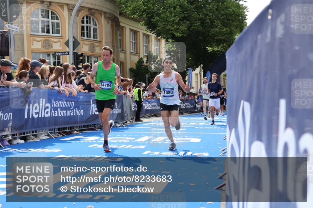 29.06.2025 - hella hamburg halbmarathon Strokosch-Dieckow http://msf.ph/oto/8233683 29.06.2025 10:34:18 Ziel 1002, 1080, 3005, 5550, 7901, 9686, 14784, 16417, 18099, 18906 meine-sportfotos.de