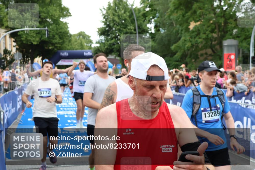 29.06.2025 - hella hamburg halbmarathon Zöllner http://msf.ph/oto/8233701 29.06.2025 10:54:31 Ziel 1442, 3426, 3794, 4635, 4868, 6511, 7129, 8772, 8798, 11009, 11797, 11799, 12321, 12362, 12607, 15146, 16327, 19067 meine-sportfotos.de