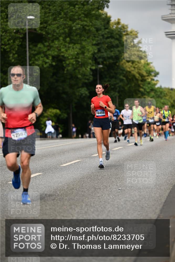29.06.2025 - hella hamburg halbmarathon Dr. Thomas Lammeyer http://msf.ph/oto/8233705 29.06.2025 10:13:33 Kennedybrücke 7081, 7187, 7636, 9306, 9434, 9781, 10036, 10819, 10943, 11067 meine-sportfotos.de
