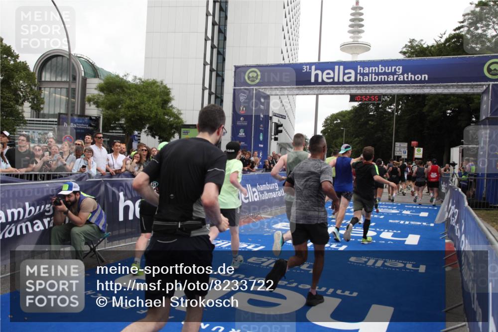 29.06.2025 - hella hamburg halbmarathon Michael Strokosch http://msf.ph/oto/8233722 29.06.2025 10:52:54 Ziel 1257, 1258, 1657, 2099, 2444, 2814, 2910, 4557, 4558, 5077, 5169, 5194, 8172, 8720, 8955, 9065, 9163, 10724, 10811, 11217, 11992, 14198, 14286, 14805, 17198, 18331, 19244 meine-sportfotos.de