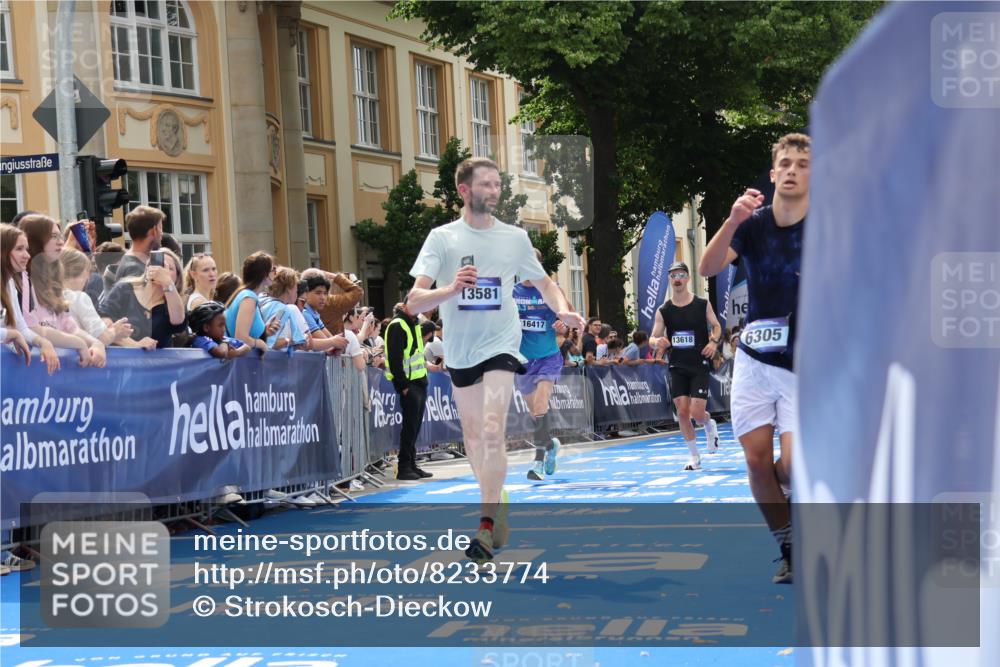 29.06.2025 - hella hamburg halbmarathon Strokosch-Dieckow http://msf.ph/oto/8233774 29.06.2025 10:34:21 Ziel 1002, 1080, 3005, 5550, 6305, 9686, 13618, 14784, 16417, 18099 meine-sportfotos.de