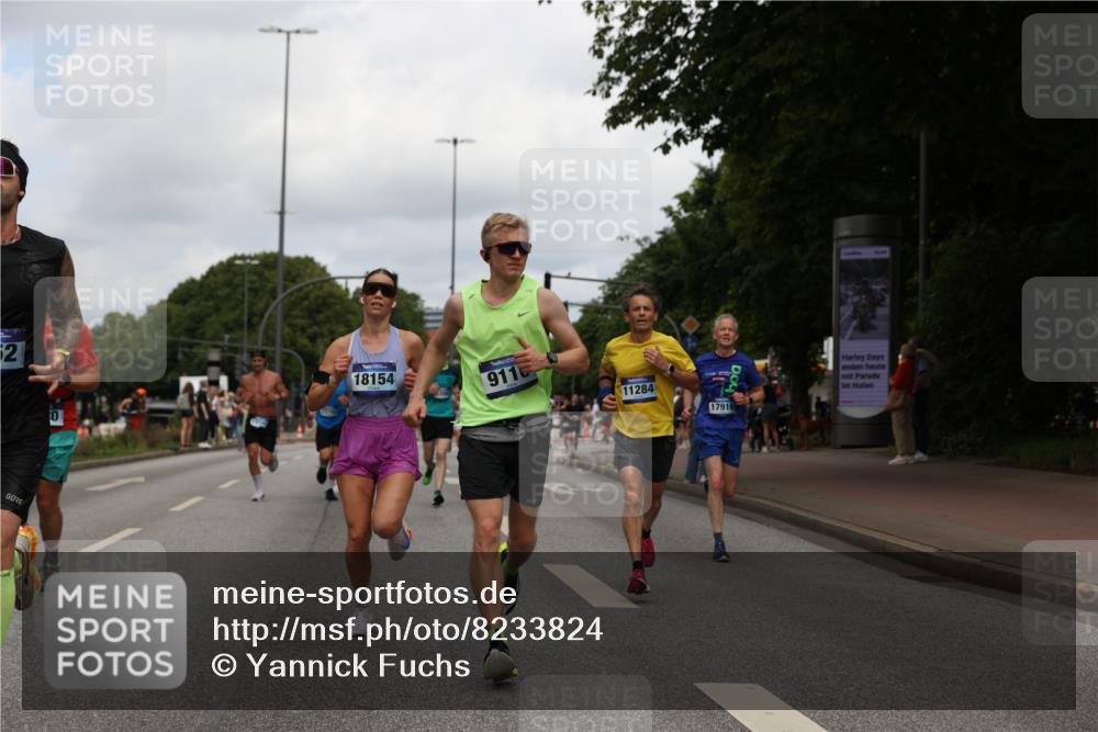 29.06.2025 - hella hamburg halbmarathon Yannick Fuchs http://msf.ph/oto/8233824 29.06.2025 10:34:22 20KM 1358, 1975, 2044, 2563, 2573, 2972, 3547, 3626, 4381, 4398, 4565, 4766, 4888, 5752, 8319, 8346, 8574, 8933, 9116, 9540, 11284, 11714, 11806, 12046, 12091, 12335, 12372, 13190, 13514, 14077, 14272, 14699, 15336, 15421, 15435, 15744, 15828, 17425, 17668, 17792, 17916, 17973, 18013, 18154, 18803 meine-sportfotos.de