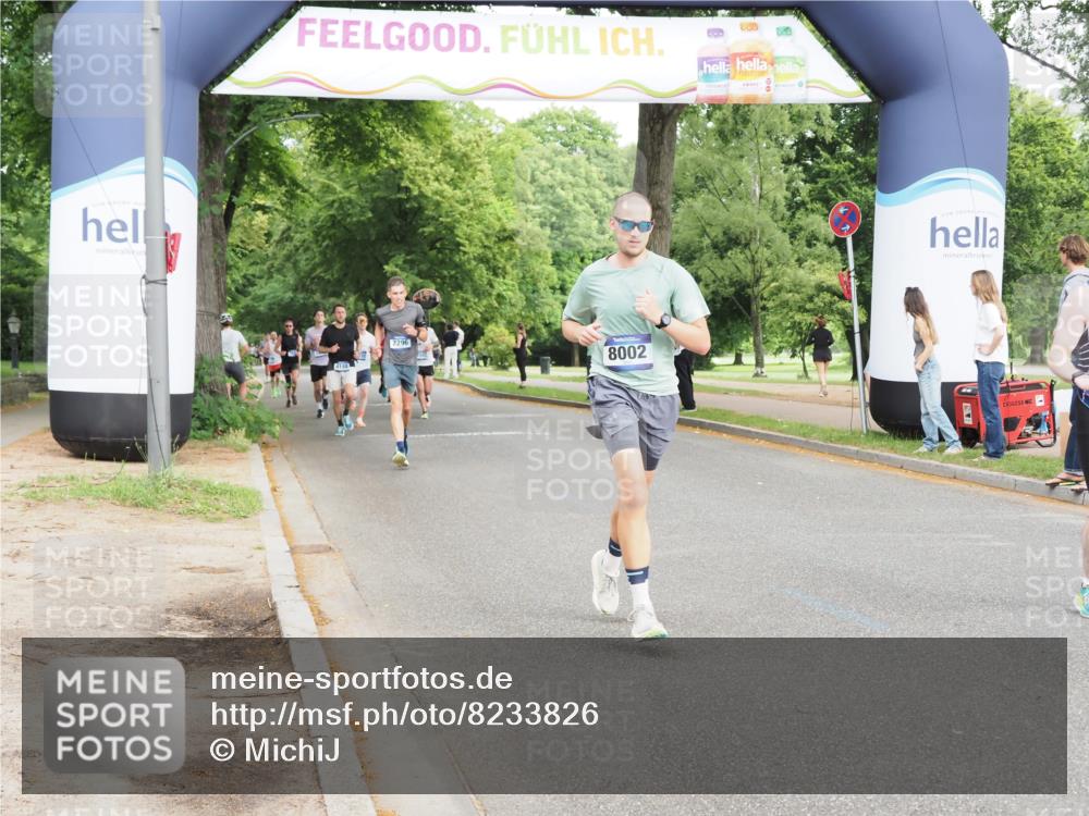 29.06.2025 - hella hamburg halbmarathon MichiJ http://msf.ph/oto/8233826 29.06.2025 10:26:48 Zwischen KM18-KM19 5091, 8002, 9171, 10922, 11282, 11423, 12900, 15382, 18584 meine-sportfotos.de