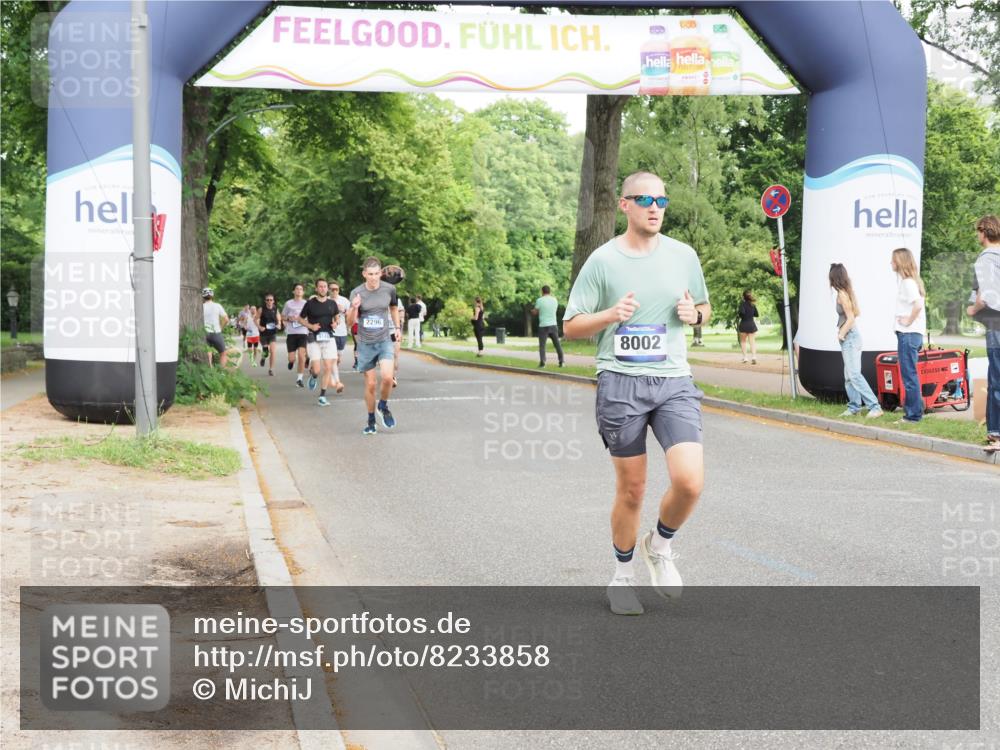 29.06.2025 - hella hamburg halbmarathon MichiJ http://msf.ph/oto/8233858 29.06.2025 10:26:48 Zwischen KM18-KM19 5091, 8002, 9171, 10922, 11282, 11423, 12900, 15382, 18584 meine-sportfotos.de