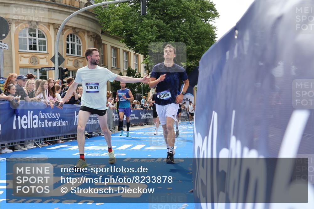 29.06.2025 - hella hamburg halbmarathon Strokosch-Dieckow http://msf.ph/oto/8233878 29.06.2025 10:34:22 Ziel 1002, 1080, 3005, 5550, 6305, 9686, 13618, 14784, 16417, 18099 meine-sportfotos.de