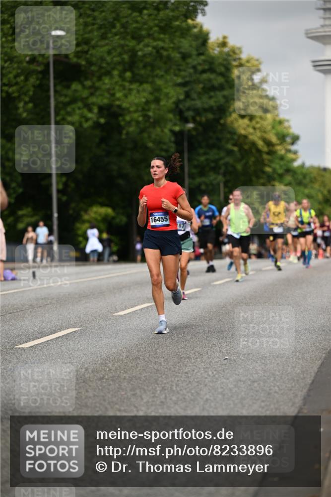 29.06.2025 - hella hamburg halbmarathon Dr. Thomas Lammeyer http://msf.ph/oto/8233896 29.06.2025 10:13:34 Kennedybrücke 5511, 7081, 7187, 7636, 9306, 9366, 9434, 9781, 10036, 10819, 10943, 11067 meine-sportfotos.de