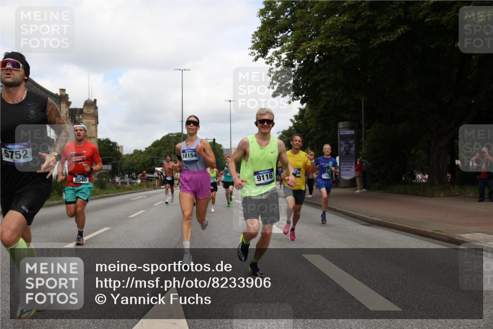 29.06.2025 - hella hamburg halbmarathon Yannick Fuchs http://msf.ph/oto/8233906 29.06.2025 10:34:23 20KM 1358, 1975, 2044, 2563, 2573, 2972, 3547, 3626, 4381, 4398, 4565, 4766, 4888, 5752, 6149, 8319, 8346, 8574, 8933, 9116, 9540, 11284, 11714, 11806, 12046, 12091, 12335, 12372, 13190, 14077, 14272, 14699, 15336, 15421, 15435, 15744, 15828, 17425, 17668, 17792, 17916, 17973, 18013, 18154, 18803 meine-sportfotos.de