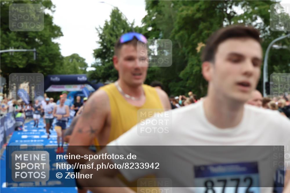 29.06.2025 - hella hamburg halbmarathon Zöllner http://msf.ph/oto/8233942 29.06.2025 10:54:34 Ziel 2474, 3794, 4868, 5259, 7129, 8798, 11009, 11797, 11799, 12321, 12607, 15146, 19067 meine-sportfotos.de