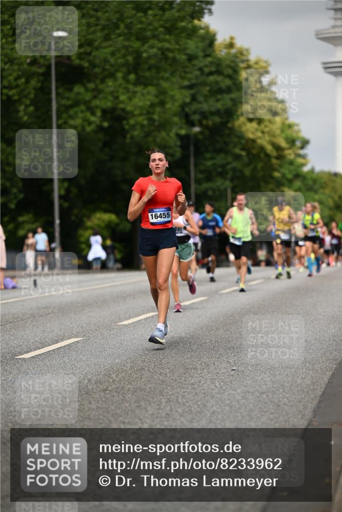 29.06.2025 - hella hamburg halbmarathon Dr. Thomas Lammeyer http://msf.ph/oto/8233962 29.06.2025 10:13:34 Kennedybrücke 5511, 7081, 7187, 7636, 9306, 9366, 9434, 9781, 10036, 10819, 10943, 11067 meine-sportfotos.de
