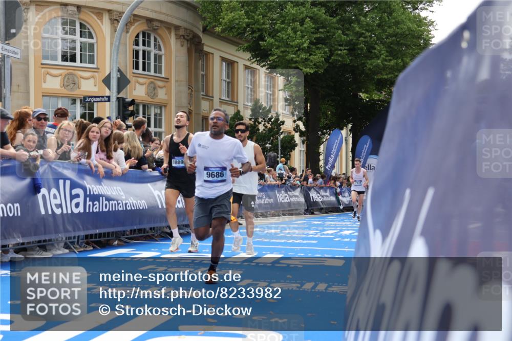 29.06.2025 - hella hamburg halbmarathon Strokosch-Dieckow http://msf.ph/oto/8233982 29.06.2025 10:34:27 Ziel 1002, 1644, 5550, 6305, 7534, 9686, 11230, 11661, 13618, 16417, 18099 meine-sportfotos.de