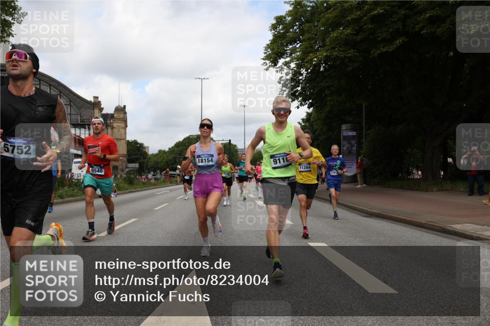 29.06.2025 - hella hamburg halbmarathon Yannick Fuchs http://msf.ph/oto/8234004 29.06.2025 10:34:23 20KM 1358, 1975, 2044, 2563, 2573, 2972, 3547, 3626, 4381, 4398, 4565, 4766, 4888, 5752, 6149, 8319, 8346, 8574, 8933, 9116, 9540, 11284, 11714, 11806, 12046, 12091, 12335, 12372, 13190, 14077, 14272, 14699, 15336, 15421, 15435, 15744, 15828, 17425, 17668, 17792, 17916, 17973, 18013, 18154, 18803 meine-sportfotos.de