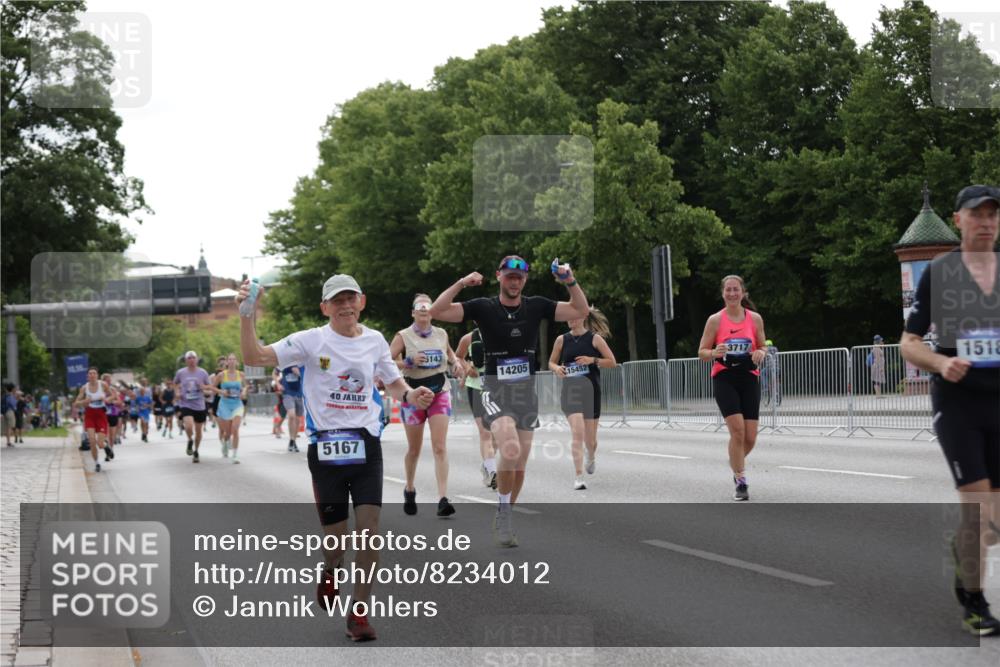 29.06.2025 - hella hamburg halbmarathon Jannik Wohlers http://msf.ph/oto/8234012 29.06.2025 10:28:28 Lombardsbrücke 1518, 1557, 1869, 3717, 4161, 4362, 4700, 4834, 4982, 5167, 5249, 5250, 6102, 7169, 10068, 12442, 14205, 15143, 15256, 15452, 15453, 16643 meine-sportfotos.de