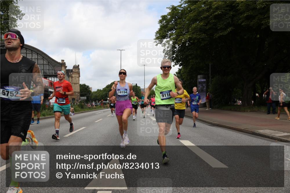 29.06.2025 - hella hamburg halbmarathon Yannick Fuchs http://msf.ph/oto/8234013 29.06.2025 10:34:23 20KM 1358, 1975, 2044, 2563, 2573, 2972, 3547, 3626, 4381, 4398, 4565, 4766, 4888, 5752, 6149, 8319, 8346, 8574, 8933, 9116, 9540, 11284, 11714, 11806, 12046, 12091, 12335, 12372, 13190, 14077, 14272, 14699, 15336, 15421, 15435, 15744, 15828, 17425, 17668, 17792, 17916, 17973, 18013, 18154, 18803 meine-sportfotos.de