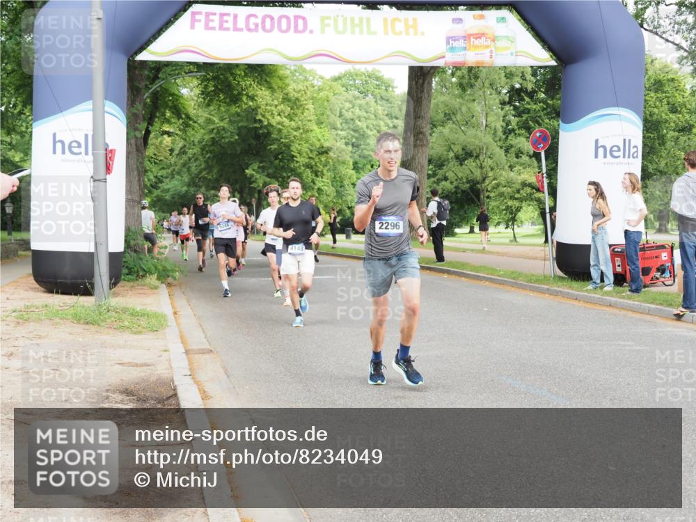 29.06.2025 - hella hamburg halbmarathon MichiJ http://msf.ph/oto/8234049 29.06.2025 10:26:51 Zwischen KM18-KM19 2296, 4148, 5091, 8002, 11423, 12900, 15382, 18584 meine-sportfotos.de