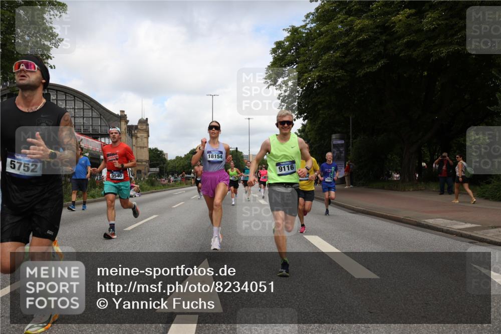 29.06.2025 - hella hamburg halbmarathon Yannick Fuchs http://msf.ph/oto/8234051 29.06.2025 10:34:23 20KM 1358, 1975, 2044, 2563, 2573, 2972, 3547, 3626, 4381, 4398, 4565, 4766, 4888, 5752, 6149, 8319, 8346, 8574, 8933, 9116, 9540, 11284, 11714, 11806, 12046, 12091, 12335, 12372, 13190, 14077, 14272, 14699, 15336, 15421, 15435, 15744, 15828, 17425, 17668, 17792, 17916, 17973, 18013, 18154, 18803 meine-sportfotos.de