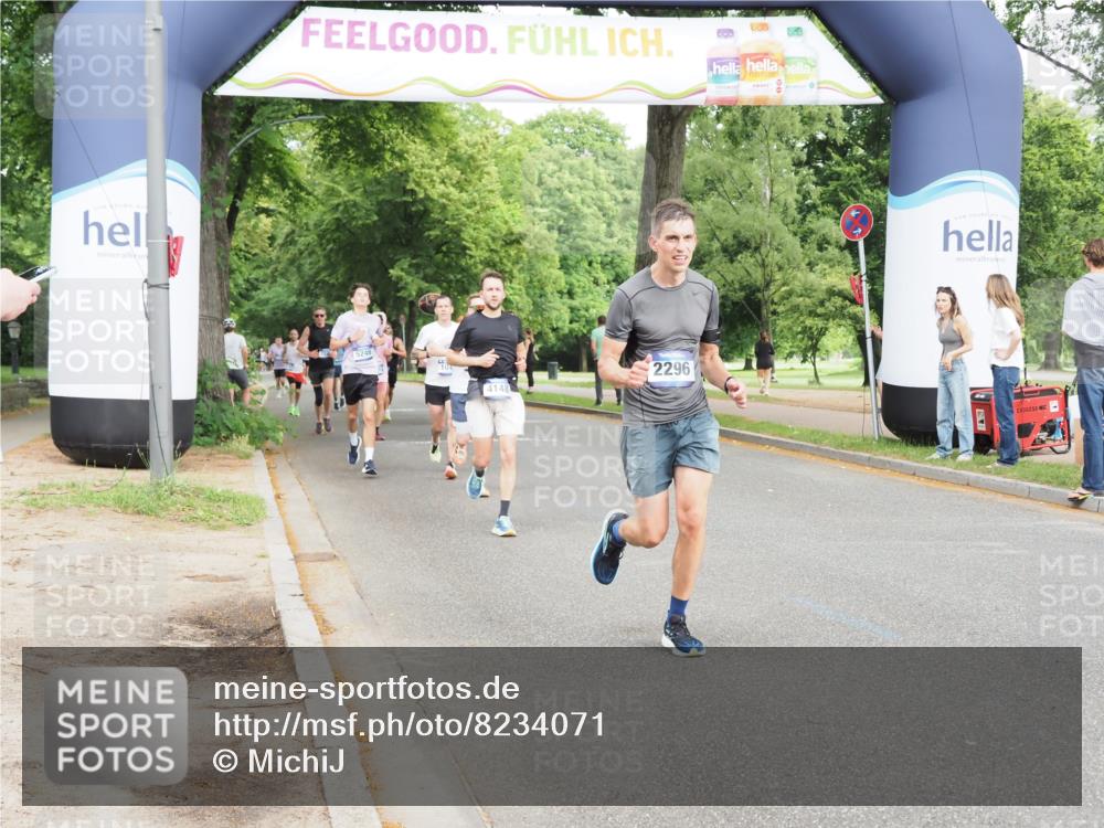 29.06.2025 - hella hamburg halbmarathon MichiJ http://msf.ph/oto/8234071 29.06.2025 10:26:51 Zwischen KM18-KM19 2296, 4148, 5091, 8002, 11423, 12900, 15382, 18584 meine-sportfotos.de