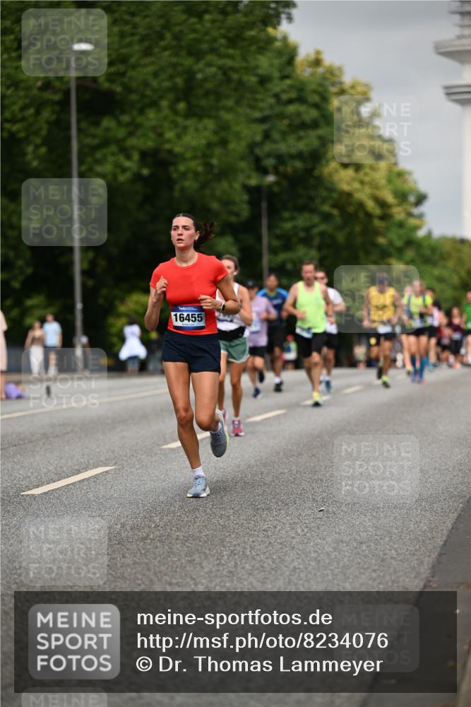 29.06.2025 - hella hamburg halbmarathon Dr. Thomas Lammeyer http://msf.ph/oto/8234076 29.06.2025 10:13:35 Kennedybrücke 5511, 7081, 7187, 7636, 9306, 9366, 9434, 9781, 10036, 10819, 10943, 11067 meine-sportfotos.de