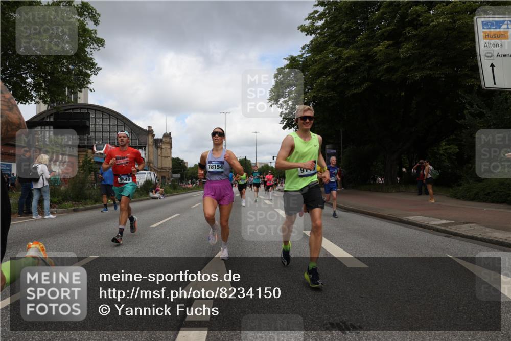 29.06.2025 - hella hamburg halbmarathon Yannick Fuchs http://msf.ph/oto/8234150 29.06.2025 10:34:23 20KM 1358, 1975, 2044, 2563, 2573, 2972, 3547, 3626, 4381, 4398, 4565, 4766, 4888, 5752, 6149, 8319, 8346, 8574, 8933, 9116, 9540, 11284, 11714, 11806, 12046, 12091, 12335, 12372, 13190, 14077, 14272, 14699, 15336, 15421, 15435, 15744, 15828, 17425, 17668, 17792, 17916, 17973, 18013, 18154, 18803 meine-sportfotos.de