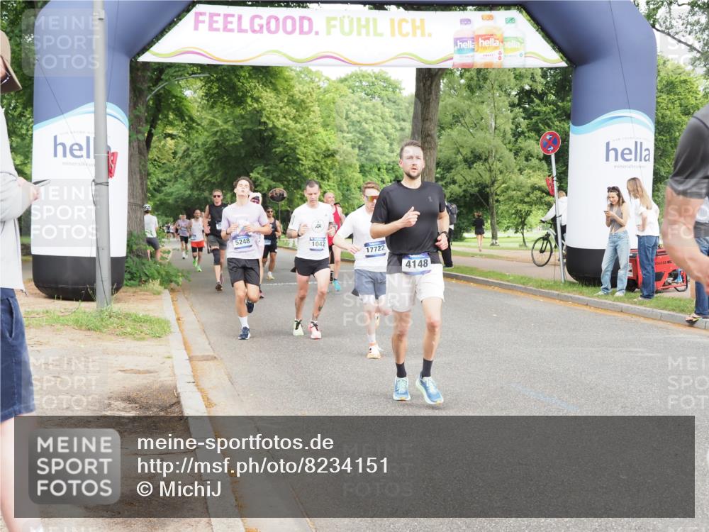 29.06.2025 - hella hamburg halbmarathon MichiJ http://msf.ph/oto/8234151 29.06.2025 10:26:52 Zwischen KM18-KM19 2262, 2296, 4148, 5248, 8002, 11423, 12900, 14274, 17722 meine-sportfotos.de