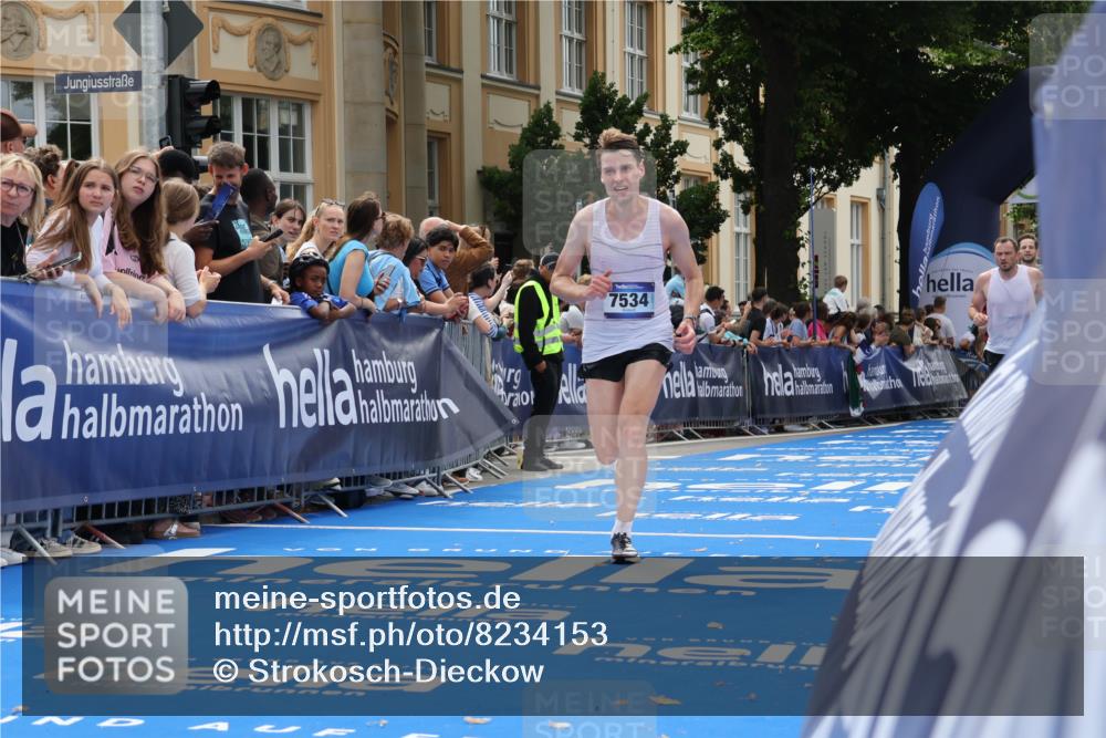 29.06.2025 - hella hamburg halbmarathon Strokosch-Dieckow http://msf.ph/oto/8234153 29.06.2025 10:34:31 Ziel 1644, 6169, 6305, 7534, 9686, 11230, 11661, 13618, 15887, 16148, 18026, 18099 meine-sportfotos.de