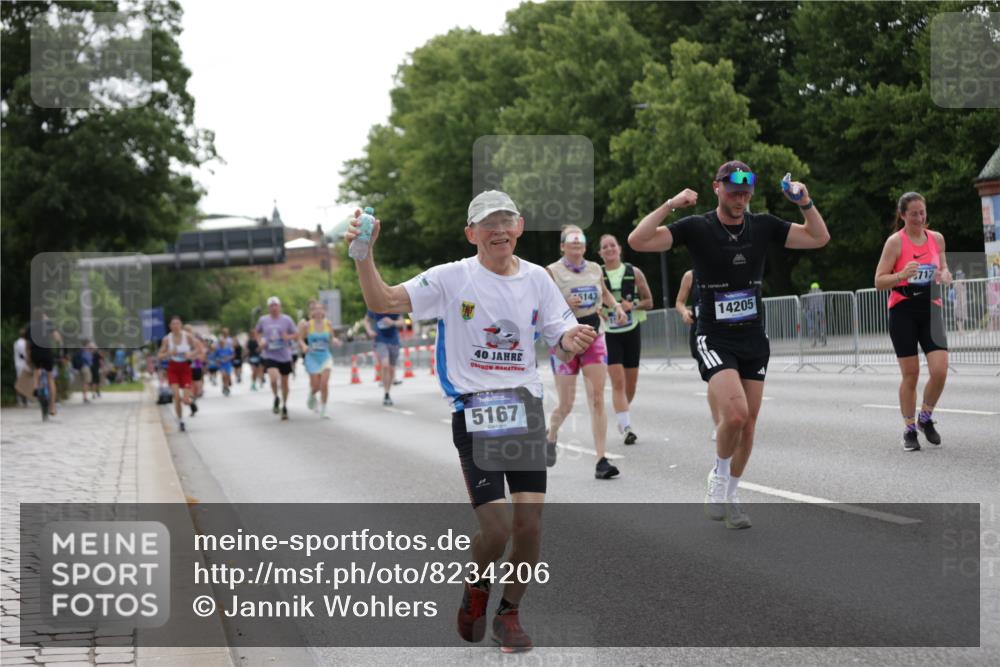 29.06.2025 - hella hamburg halbmarathon Jannik Wohlers http://msf.ph/oto/8234206 29.06.2025 10:28:28 Lombardsbrücke 1518, 1557, 1869, 3717, 4161, 4362, 4700, 4834, 4982, 5167, 5249, 5250, 6102, 7169, 10068, 12442, 14205, 15143, 15256, 15452, 15453, 16643 meine-sportfotos.de