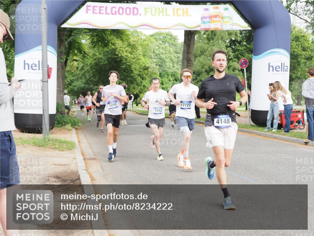 29.06.2025 - hella hamburg halbmarathon MichiJ http://msf.ph/oto/8234222 29.06.2025 10:26:52 Zwischen KM18-KM19 2262, 2296, 4148, 5248, 8002, 11423, 12900, 14274, 17722 meine-sportfotos.de