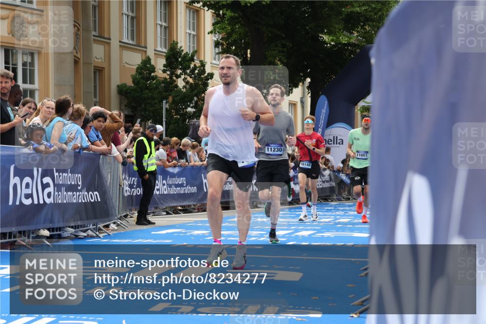 29.06.2025 - hella hamburg halbmarathon Strokosch-Dieckow http://msf.ph/oto/8234277 29.06.2025 10:34:33 Ziel 1644, 6169, 6305, 6878, 7534, 8395, 11230, 11661, 13618, 14289, 15887, 16148, 18026 meine-sportfotos.de