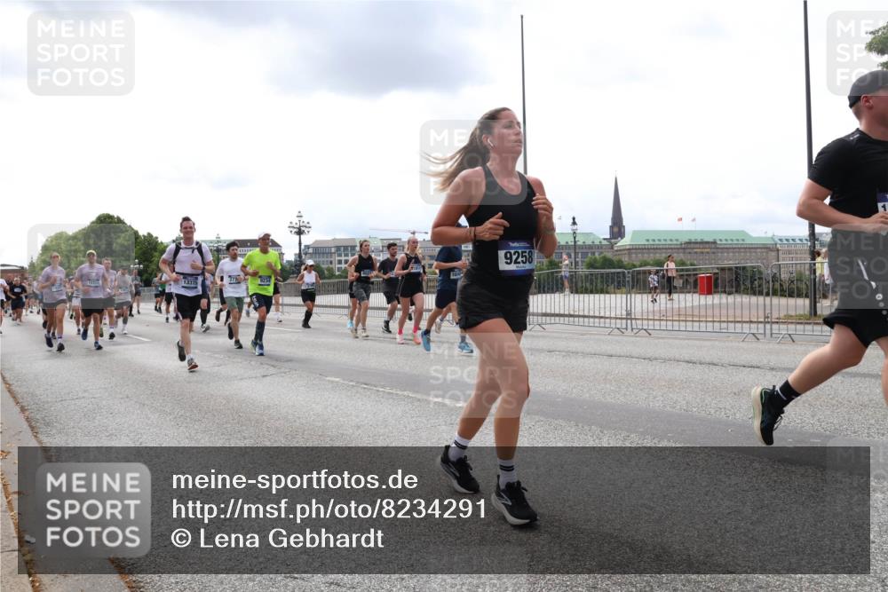 29.06.2025 - hella hamburg halbmarathon Lena Gebhardt http://msf.ph/oto/8234291 29.06.2025 10:33:38 Lombardsbrücke 1189, 1275, 1764, 1896, 1995, 2038, 2054, 2085, 2342, 2776, 2838, 3170, 3264, 3340, 3341, 3345, 3560, 3812, 4164, 4361, 4433, 4445, 4449, 4479, 4696, 4942, 5075, 5096, 5141, 5180, 5557, 5566, 5569, 5691, 5821, 5822, 5887, 6109, 6515, 6516, 6773, 6854, 6956, 6999, 7027, 7565, 7653, 7705, 8021, 8157, 8202, 8282, 8375, 8377, 8383, 8401, 8595, 8891, 9094, 9234, 9258, 9289, 9438, 9591, 9592, 9750, 9780, 9799, 9875, 9995, 10007, 10071, 10561, 11229, 11713, 11811, 11826 meine-sportfotos.de