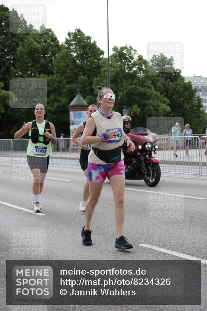 29.06.2025 - hella hamburg halbmarathon Jannik Wohlers http://msf.ph/oto/8234326 29.06.2025 10:28:31 Lombardsbrücke 1518, 1557, 1869, 3717, 4161, 4362, 4834, 4982, 5167, 5249, 5250, 7169, 10068, 12099, 12442, 14205, 15143, 15256, 15452, 15453, 16643 meine-sportfotos.de