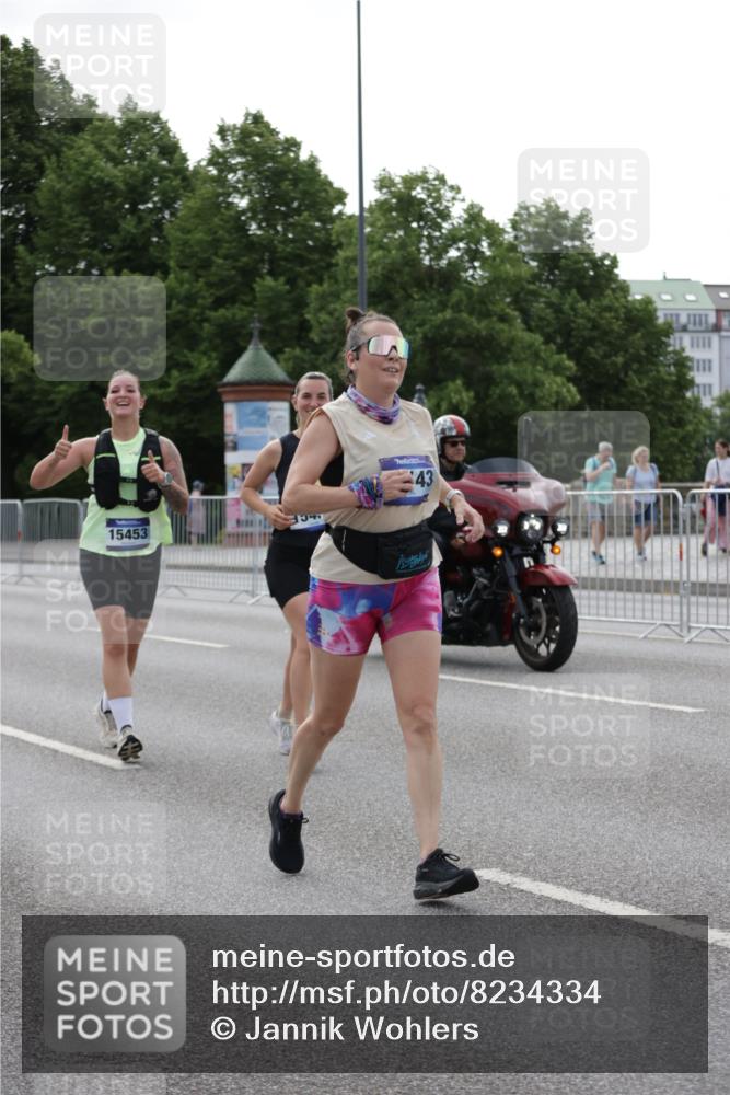 29.06.2025 - hella hamburg halbmarathon Jannik Wohlers http://msf.ph/oto/8234334 29.06.2025 10:28:31 Lombardsbrücke 1518, 1557, 1869, 3717, 4161, 4362, 4834, 4982, 5167, 5249, 5250, 7169, 10068, 12099, 12442, 14205, 15143, 15256, 15452, 15453, 16643 meine-sportfotos.de