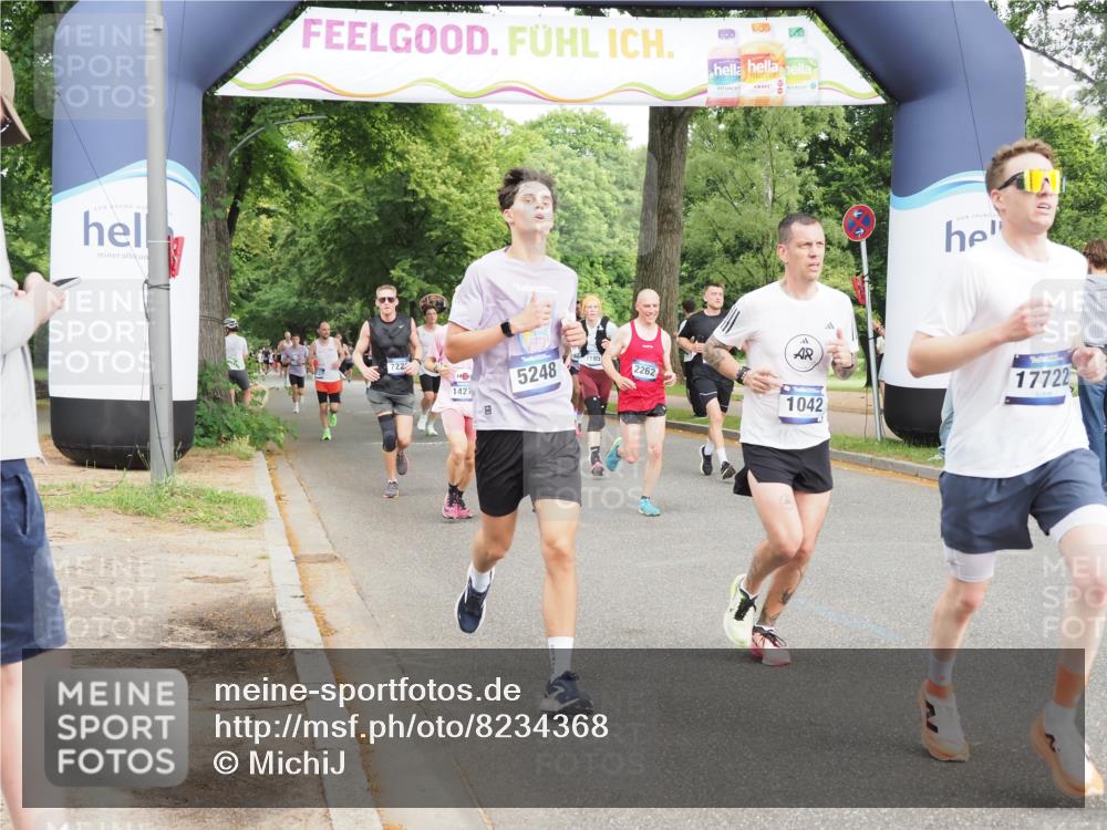 29.06.2025 - hella hamburg halbmarathon MichiJ http://msf.ph/oto/8234368 29.06.2025 10:26:54 Zwischen KM18-KM19 1042, 2262, 2296, 4148, 5248, 7229, 8002, 11423, 11952, 14274, 15888, 17722 meine-sportfotos.de
