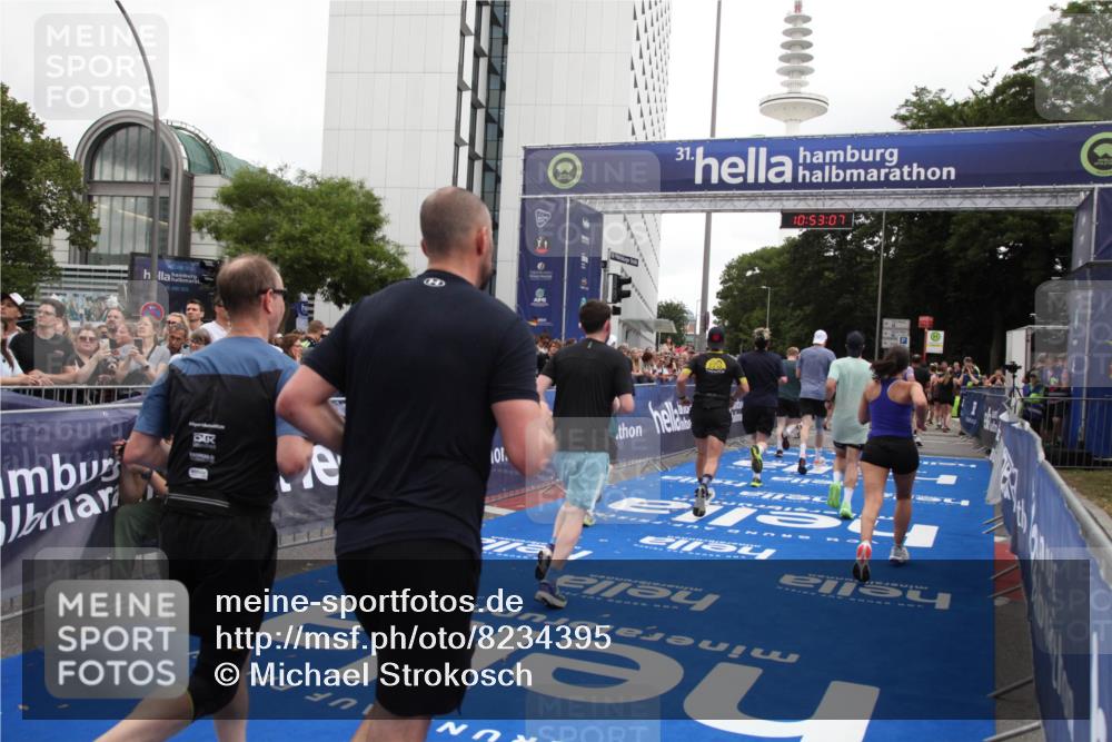 29.06.2025 - hella hamburg halbmarathon Michael Strokosch http://msf.ph/oto/8234395 29.06.2025 10:53:05 Ziel 3059, 3258, 3334, 4121, 4770, 5907, 7509, 7864, 8587, 9093, 9537, 12155, 12367, 12519, 12910, 14791, 15430, 18590, 18720 meine-sportfotos.de