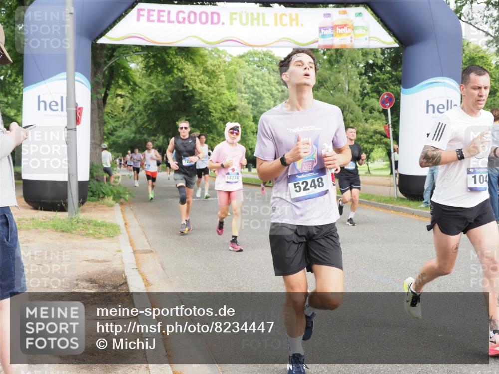 29.06.2025 - hella hamburg halbmarathon MichiJ http://msf.ph/oto/8234447 29.06.2025 10:26:54 Zwischen KM18-KM19 1042, 2262, 2296, 4148, 5248, 7229, 8002, 11423, 11952, 14274, 15888, 17722 meine-sportfotos.de