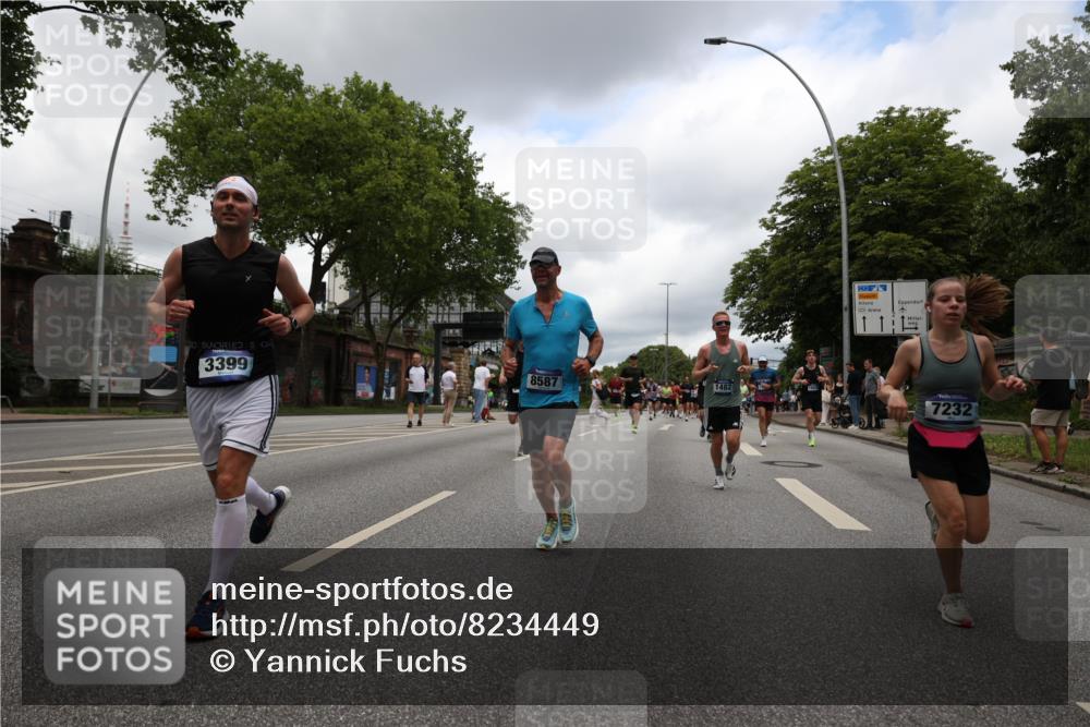29.06.2025 - hella hamburg halbmarathon Yannick Fuchs http://msf.ph/oto/8234449 29.06.2025 10:47:02 20KM 1258, 1482, 1683, 2074, 2111, 2208, 2346, 2910, 3334, 3399, 3999, 4065, 4419, 4587, 4726, 5077, 5169, 5194, 5607, 5907, 6198, 6897, 7232, 7383, 7509, 8273, 8361, 8587, 8651, 8955, 9065, 9163, 9537, 10529, 10724, 11217, 11588, 11589, 11604, 11689, 11992, 12155, 12482, 12875, 12910, 14805, 15430, 15681, 15980, 16467, 16929, 17710, 18249, 18331, 18720, 18901, 19208, 19244 meine-sportfotos.de