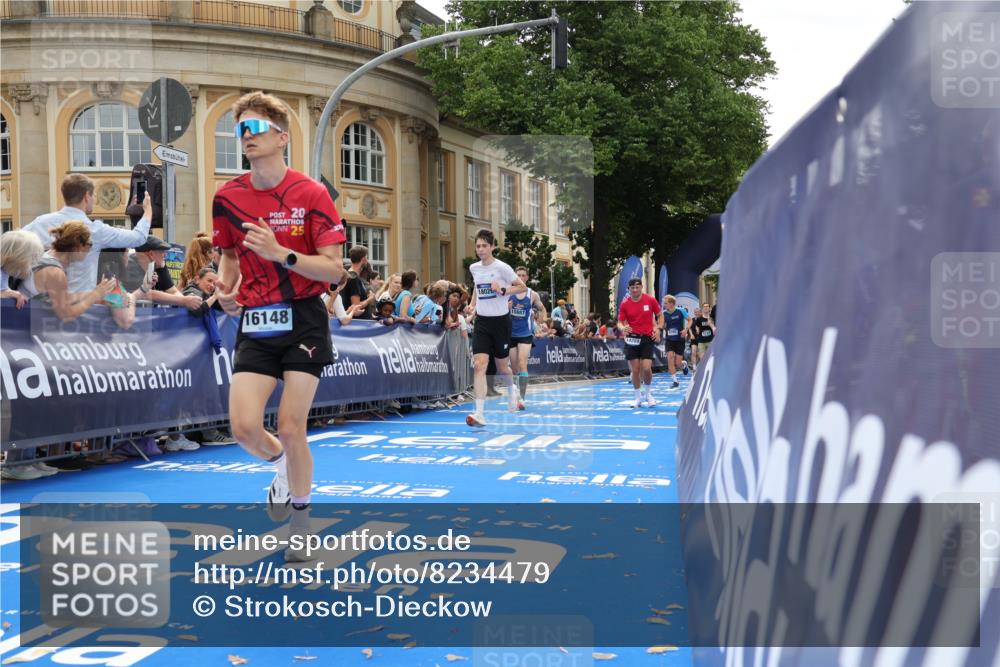 29.06.2025 - hella hamburg halbmarathon Strokosch-Dieckow http://msf.ph/oto/8234479 29.06.2025 10:34:38 Ziel 1562, 5048, 5152, 5554, 6169, 6878, 8395, 11230, 11661, 12369, 14289, 14388, 14549, 14603, 15887, 16148, 17014, 18026, 18237 meine-sportfotos.de
