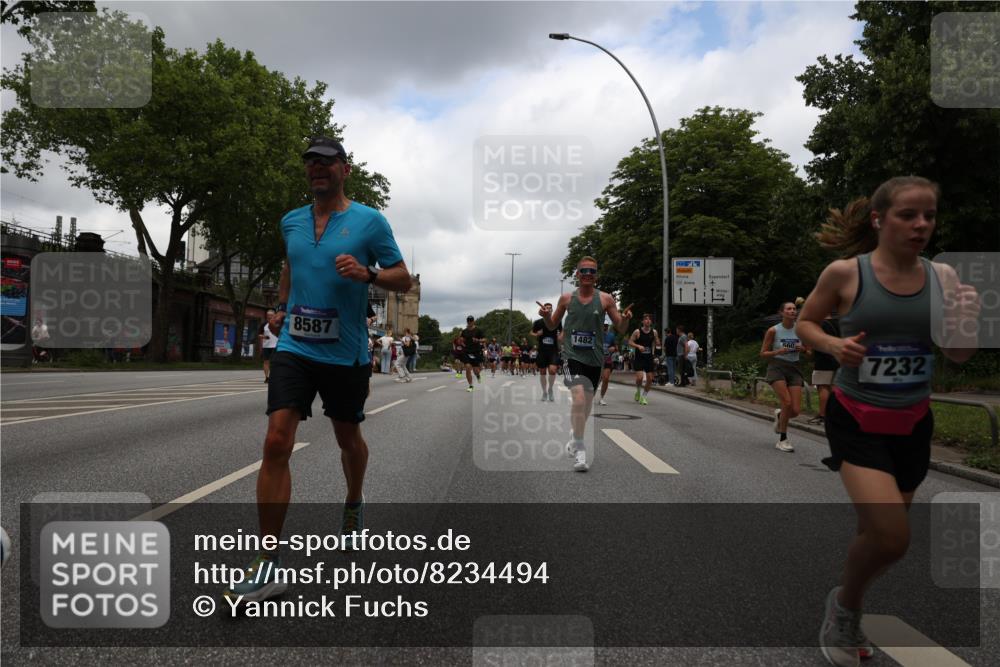 29.06.2025 - hella hamburg halbmarathon Yannick Fuchs http://msf.ph/oto/8234494 29.06.2025 10:47:02 20KM 1258, 1482, 1683, 2074, 2111, 2208, 2346, 2910, 3334, 3399, 3999, 4065, 4419, 4587, 4726, 5077, 5169, 5194, 5607, 5907, 6198, 6897, 7232, 7383, 7509, 8273, 8361, 8587, 8651, 8955, 9065, 9163, 9537, 10529, 10724, 11217, 11588, 11589, 11604, 11689, 11992, 12155, 12482, 12875, 12910, 14805, 15430, 15681, 15980, 16467, 16929, 17710, 18249, 18331, 18720, 18901, 19208, 19244 meine-sportfotos.de