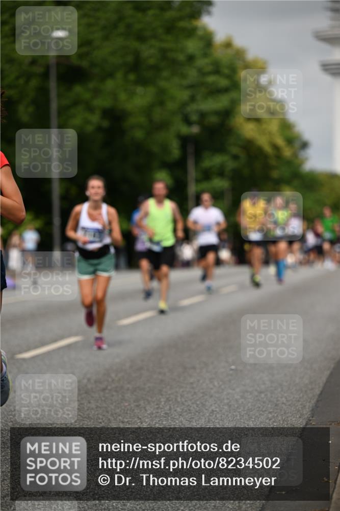 29.06.2025 - hella hamburg halbmarathon Dr. Thomas Lammeyer http://msf.ph/oto/8234502 29.06.2025 10:13:37 Kennedybrücke 3921, 5511, 7081, 7187, 7333, 7636, 9306, 9366, 9434, 9674, 9781, 10036, 10819, 10943, 11067 meine-sportfotos.de