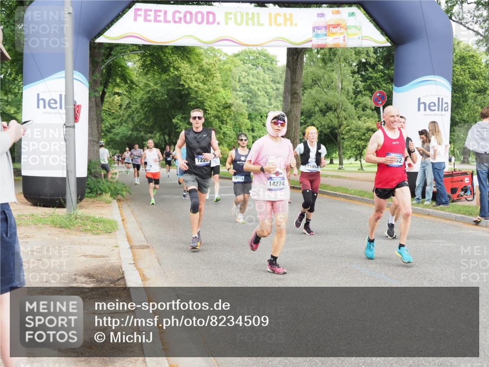 29.06.2025 - hella hamburg halbmarathon MichiJ http://msf.ph/oto/8234509 29.06.2025 10:26:55 Zwischen KM18-KM19 1042, 2262, 2296, 4148, 5248, 7229, 8002, 11952, 14274, 15888, 17722 meine-sportfotos.de