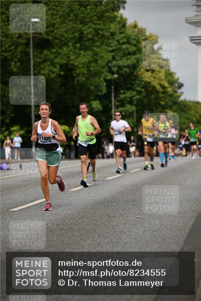 29.06.2025 - hella hamburg halbmarathon Dr. Thomas Lammeyer http://msf.ph/oto/8234555 29.06.2025 10:13:37 Kennedybrücke 3921, 5511, 7081, 7187, 7333, 7636, 9306, 9366, 9434, 9674, 9781, 10036, 10819, 10943, 11067 meine-sportfotos.de