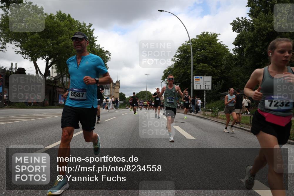 29.06.2025 - hella hamburg halbmarathon Yannick Fuchs http://msf.ph/oto/8234558 29.06.2025 10:47:02 20KM 1258, 1482, 1683, 2074, 2111, 2208, 2346, 2910, 3334, 3399, 3999, 4065, 4419, 4587, 4726, 5077, 5169, 5194, 5607, 5907, 6198, 6897, 7232, 7383, 7509, 8273, 8361, 8587, 8651, 8955, 9065, 9163, 9537, 10529, 10724, 11217, 11588, 11589, 11604, 11689, 11992, 12155, 12482, 12875, 12910, 14805, 15430, 15681, 15980, 16467, 16929, 17710, 18249, 18331, 18720, 18901, 19208, 19244 meine-sportfotos.de