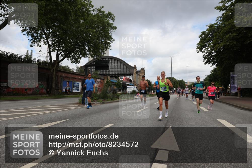 29.06.2025 - hella hamburg halbmarathon Yannick Fuchs http://msf.ph/oto/8234572 29.06.2025 10:34:25 20KM 1358, 1975, 2044, 2573, 2972, 3547, 3626, 4381, 4398, 4565, 4766, 4888, 5752, 6149, 8319, 8346, 8574, 8933, 9116, 9540, 11284, 11714, 11806, 12046, 12091, 12372, 13190, 14077, 14272, 14699, 15421, 15435, 15828, 17425, 17668, 17792, 17916, 17973, 18013, 18154, 18803 meine-sportfotos.de
