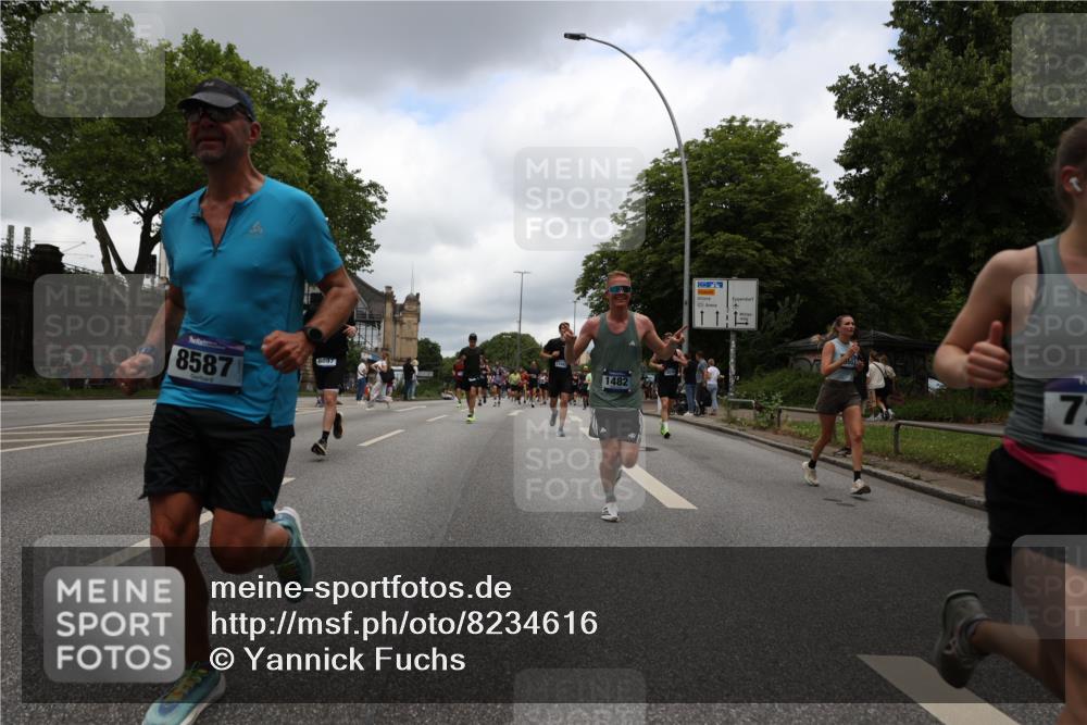 29.06.2025 - hella hamburg halbmarathon Yannick Fuchs http://msf.ph/oto/8234616 29.06.2025 10:47:02 20KM 1258, 1482, 1683, 2074, 2111, 2208, 2346, 2910, 3334, 3399, 3999, 4065, 4419, 4587, 4726, 5077, 5169, 5194, 5607, 5907, 6198, 6897, 7232, 7383, 7509, 8273, 8361, 8587, 8651, 8955, 9065, 9163, 9537, 10529, 10724, 11217, 11588, 11589, 11604, 11689, 11992, 12155, 12482, 12875, 12910, 14805, 15430, 15681, 15980, 16467, 16929, 17710, 18249, 18331, 18720, 18901, 19208, 19244 meine-sportfotos.de