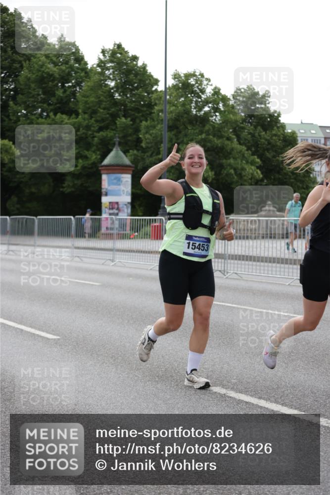 29.06.2025 - hella hamburg halbmarathon Jannik Wohlers http://msf.ph/oto/8234626 29.06.2025 10:28:32 Lombardsbrücke 1518, 1557, 1869, 3717, 4161, 4362, 4834, 4982, 5167, 5249, 5250, 7169, 10068, 12099, 12442, 14205, 15143, 15452, 15453 meine-sportfotos.de