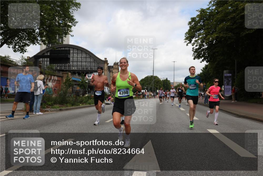 29.06.2025 - hella hamburg halbmarathon Yannick Fuchs http://msf.ph/oto/8234664 29.06.2025 10:34:26 20KM 1358, 1975, 2044, 2573, 2972, 3547, 3626, 4381, 4398, 4766, 4888, 5752, 6149, 7495, 7622, 8319, 8346, 8574, 8933, 9116, 9540, 11284, 11714, 11806, 12046, 12091, 12372, 13190, 14077, 14699, 15421, 15435, 15828, 17425, 17792, 17916, 17973, 18013, 18154, 18803 meine-sportfotos.de